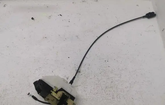 Renault Scenic II - Grand scenic II Front door lock