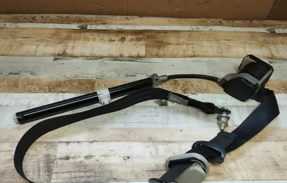 Seat Alhambra (Mk1) Front seatbelt 7M3857706 040049