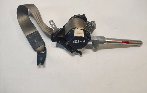 Volvo XC70 Rear seatbelt 39859395