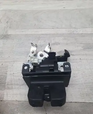 Skoda Octavia Mk3 (5E) Tailgate/trunk/boot lock/catch/latch 5E0827505 09584811104 9958481000