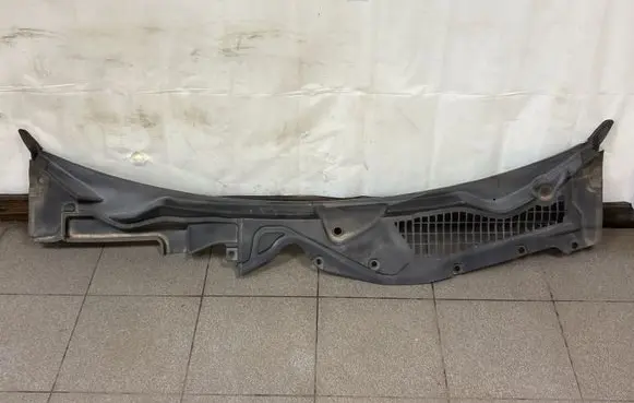 Ford Mustang VI Wiper trim FR3B63018A15