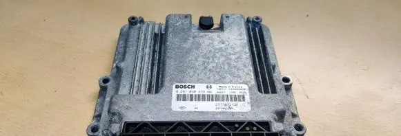 Dacia Sandero Engine control unit/module 0281030439