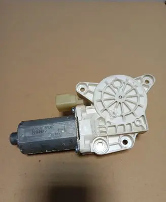 Chrysler Grand Voyager V Front door window regulator motor 0130821470 3015588D