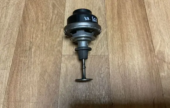 Volkswagen Touareg II EGR valve 