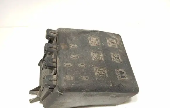 Peugeot 306 Fuse box cover 9679817980