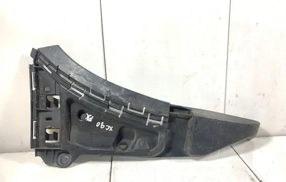 Volvo XC90 Front bumper mounting bracket 08620563
