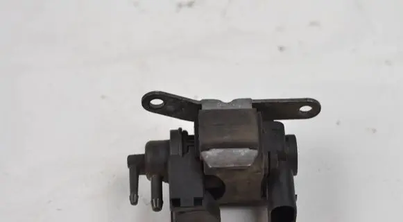 Volkswagen PASSAT B6 Turbo solenoid valve 059906629D