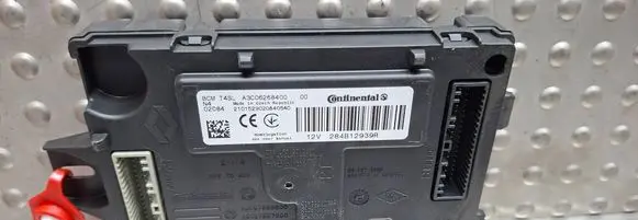 Renault Express Central body control module S25053147 284B12939R A3C06268400