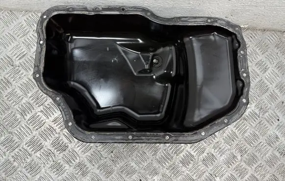 Toyota Avensis T250 Oil sump 121020R010