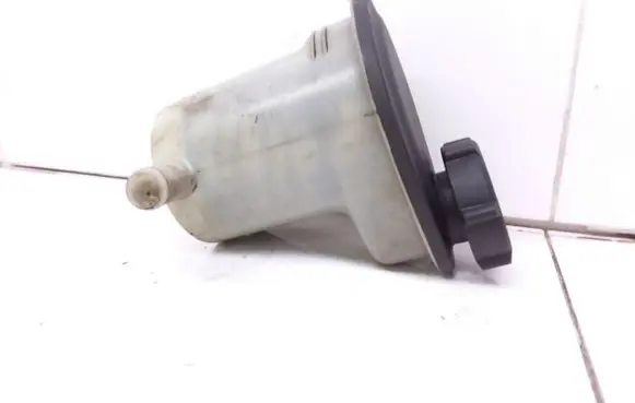 Power steering fluid tank/reservoir