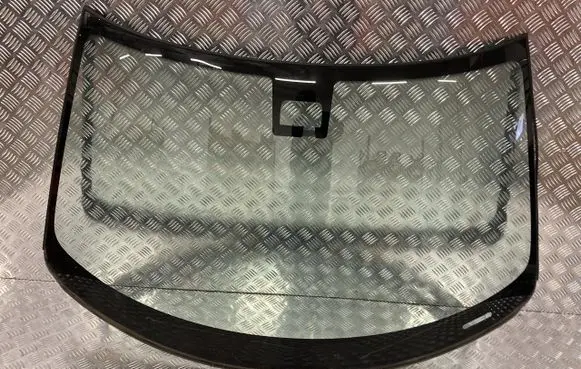 Suzuki Swift III Front windscreen/windshield window PK13990