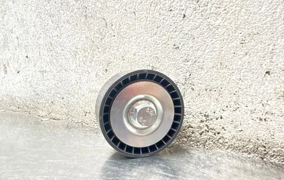 Opel Astra J Belt tensioner pulley VKM35022 316576 745102