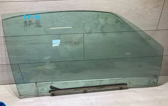 Mercedes-Benz SL R129 Front door window/glass (coupe) DOT448AS2M51