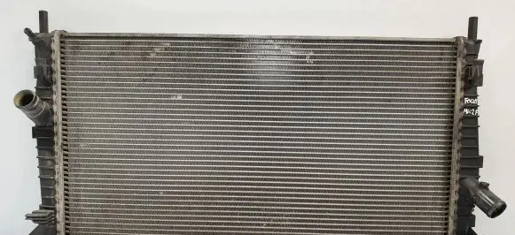 Ford Focus Coolant radiator 3M5H-8005-RK