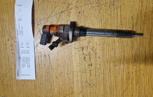 Citroen C4 Grand Picasso Fuel injector 9658194180
