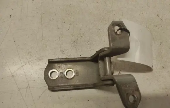 Suzuki Grand Vitara II Front door upper hinge