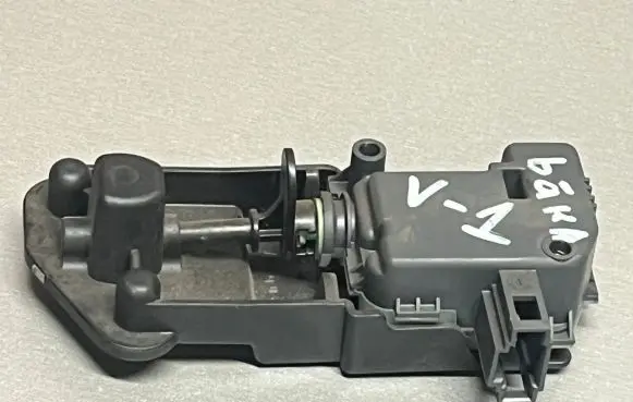 Volvo V50 Central locking motor 3071626 6201020501 6S42
