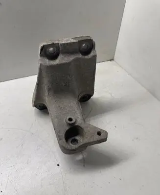 BMW 1 F20 F21 Engine mounting bracket 6788612