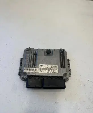 Hyundai i30 Engine control unit/module 391052A710 0281014292 39625415