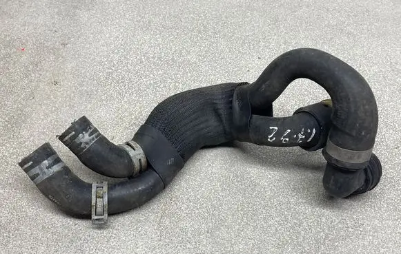 Opel Astra H Engine coolant pipe/hose 13223887