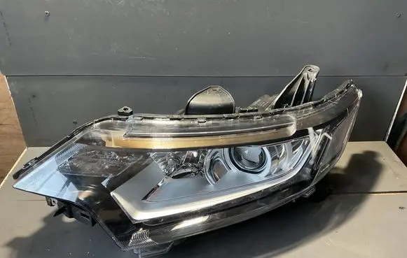 Mitsubishi Outlander Headlight/headlamp 