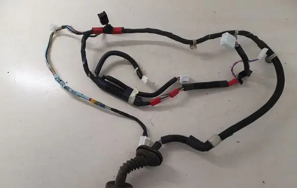 Lexus IS 220D-250-350 Rear door wiring loom 8215453040C4