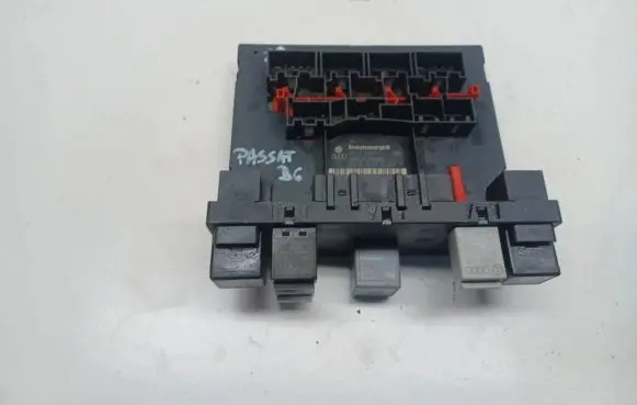 Volkswagen PASSAT B6 Comfort/convenience module 3C0937049H F005V00529 H37S1301