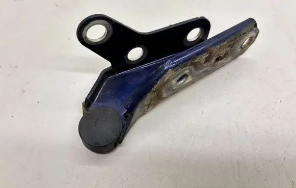 Volkswagen Polo Engine bonnet/hood hinges 6Q0823302B