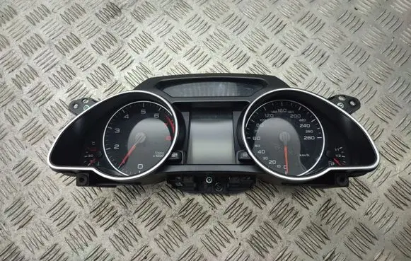 Audi A5 8T 8F Speedometer (instrument cluster) 8T0920900N