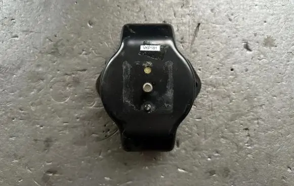 Mitsubishi Pajero Engine mount bracket MR510056 MR374898