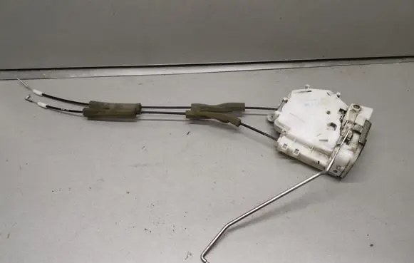 Honda FR-V Front door lock