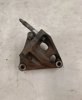 Toyota Auris E180 Engine mounting bracket 37030 08617