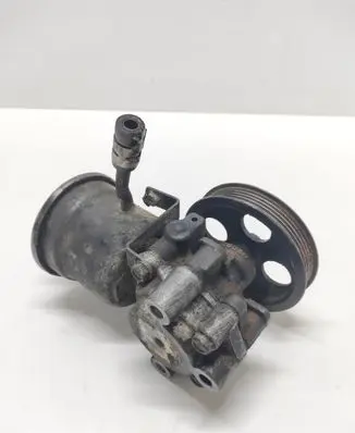 Toyota Avensis T220 Power steering pump 28040