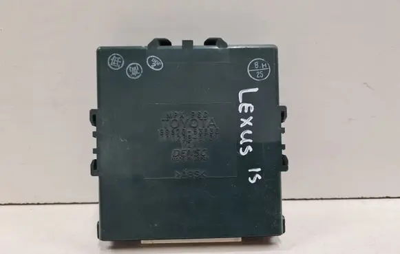 Lexus IS 220D-250-350 Power management control unit 8967053030 1012380101