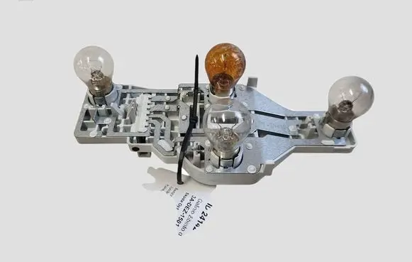 Skoda Octavia Mk2 (1Z) Tail light bulb cover holder 1Z9945257 27599010