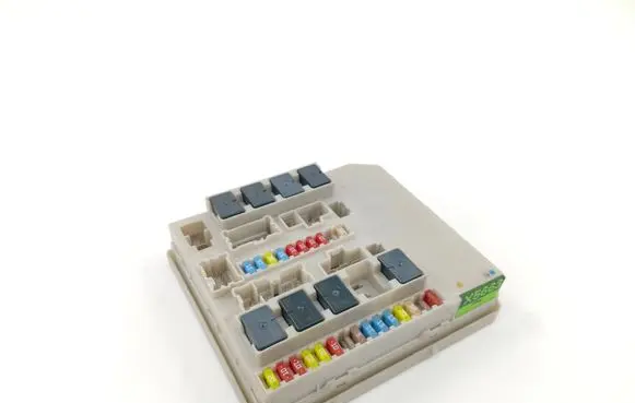 Renault Clio III Fuse box set 356231D