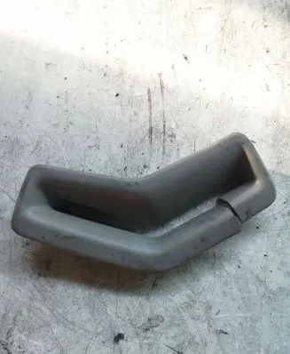 Volvo S80 Seat belt trim 