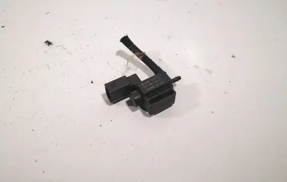 Audi A4 S4 B6 8E 8H Turbo solenoid valve 037906283C