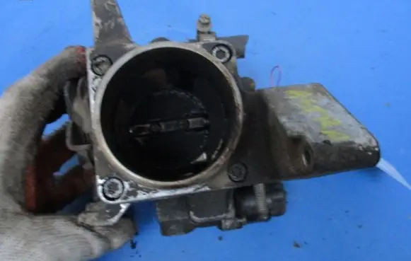 Opel Astra F Throttle body valve 