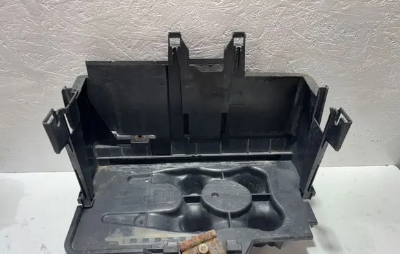 Volkswagen Bora Battery box tray 1J0915335 1J0915333
