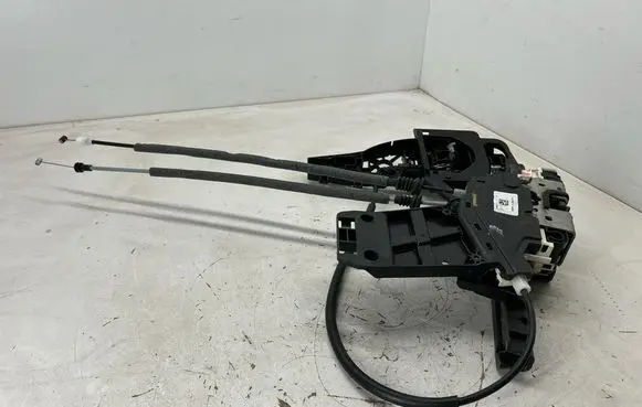 Jeep Compass Front door lock 04589916AE P04589916AE T76KD1517