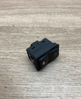 BMW 5 E39 Electric window control switch 8368974