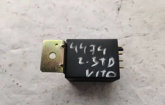 Mercedes-Benz Vito Viano W639 Other relay 0015402045 51219004