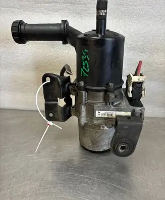 Citroen C4 I Picasso Power steering pump 9803319180
