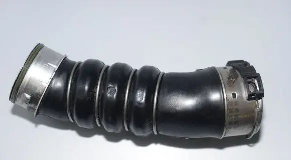 BMW 1 E81 E87 Intercooler hose/pipe 7797480
