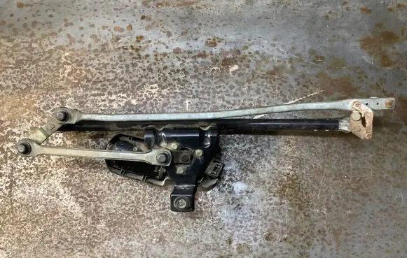 BMW 3 E30 Front wiper linkage 