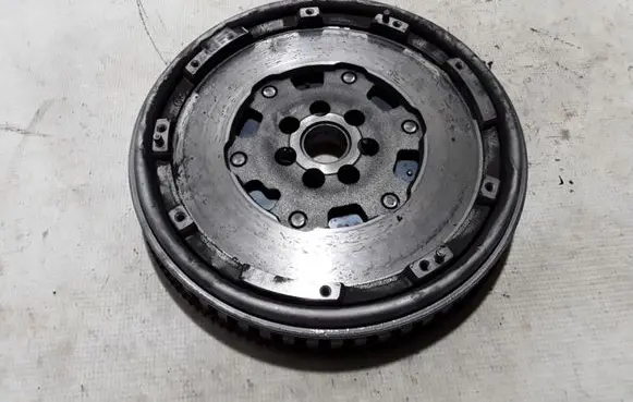 Renault Clio V Dual mass flywheel 123107790R