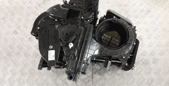 Jeep Cherokee Interior heater climate box assembly housing P68247608AE