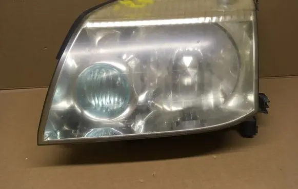Nissan X-Trail T30 Headlight/headlamp