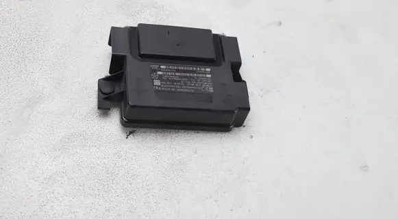 Dodge RAM 1500 DS HiFi Audio sound control unit P68319677AC 68319677AC T1N349640164